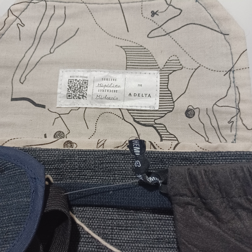 Delta Airlines Travel Kit For Business Class by Grown Alchemist - Picture 4 of 6